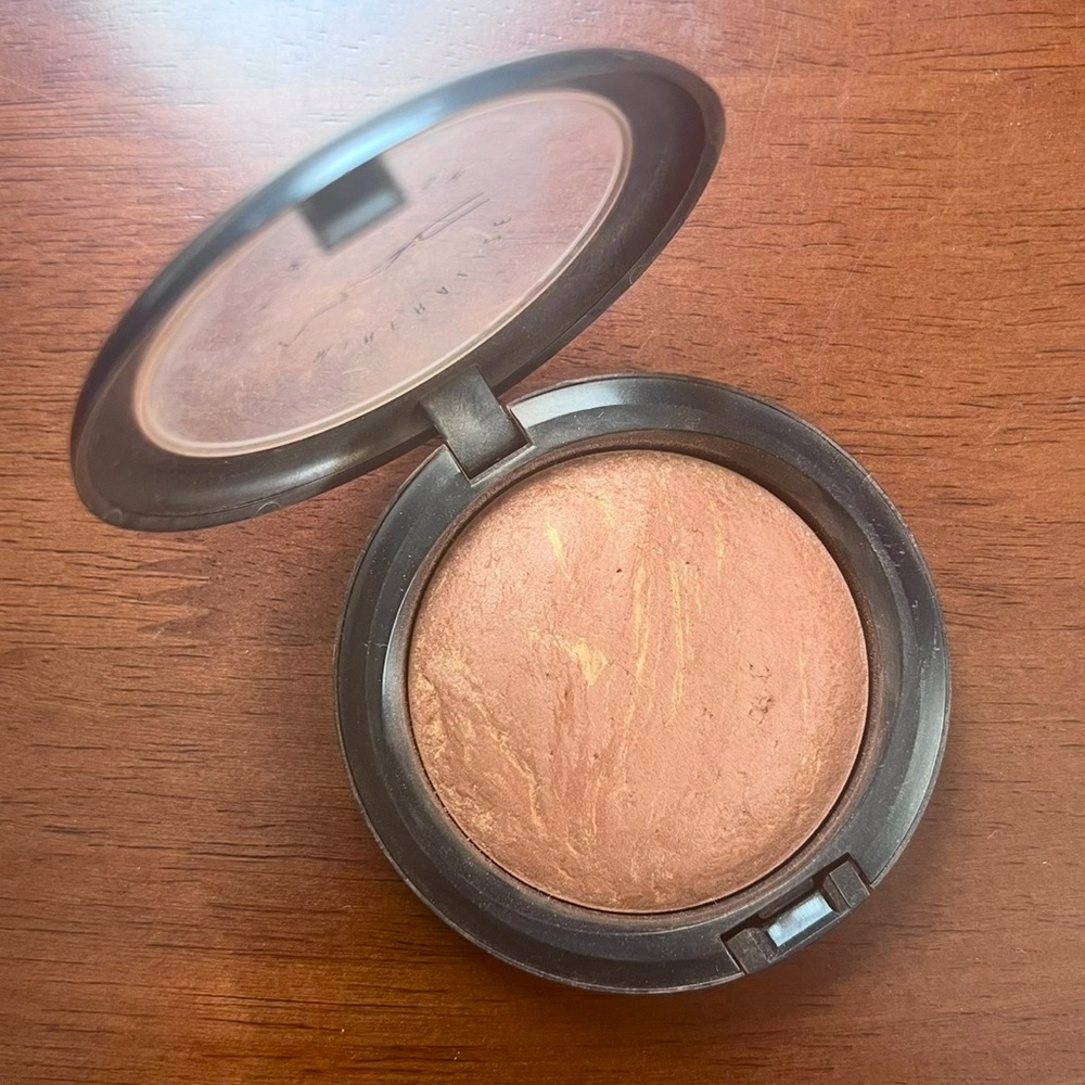 MAC Cosmetics COMFORT Mineralize Skinfinish MSF 2010 Discontinued
